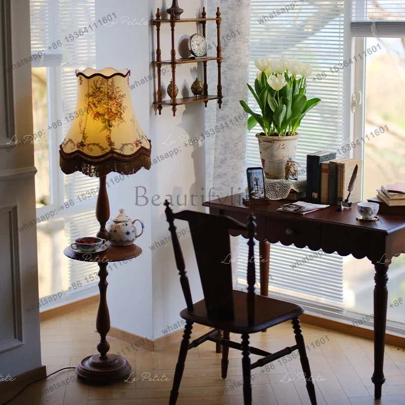 

Lampada da terra medievale soggiorno divano ripiano laterale portaoggetti decorativo