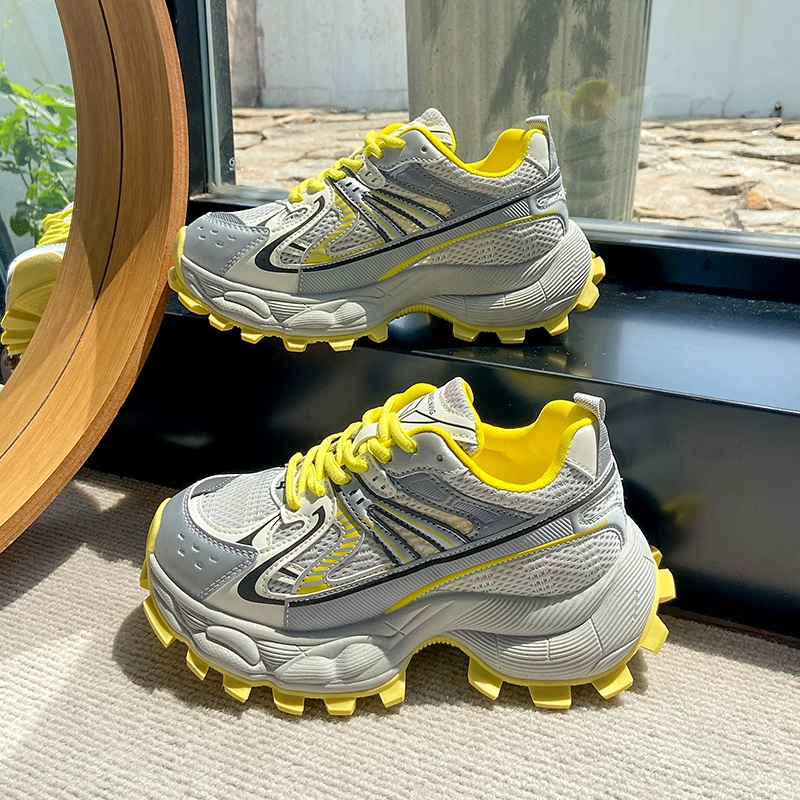 

2025 новые кроссовки на массивном каблуке, женская весенняя модная обувь на платформе, женская корейская универсальная спортивная обувь на толстой подошве и скрытом каблуке