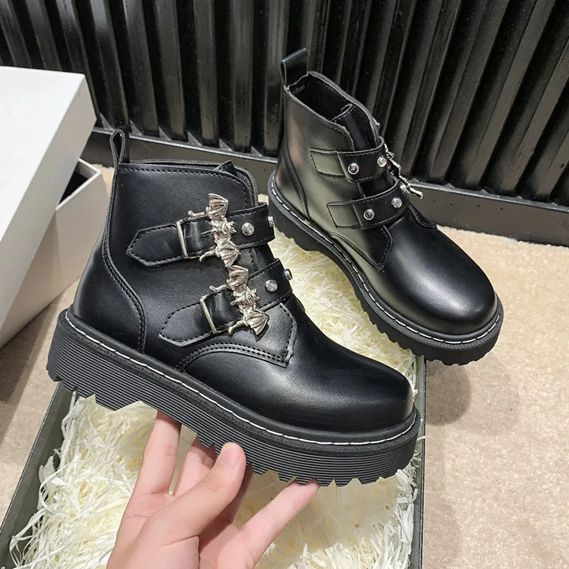 New fashion autumn and winter belt buckle platform ankle boots British style casual plus size Doc Martens