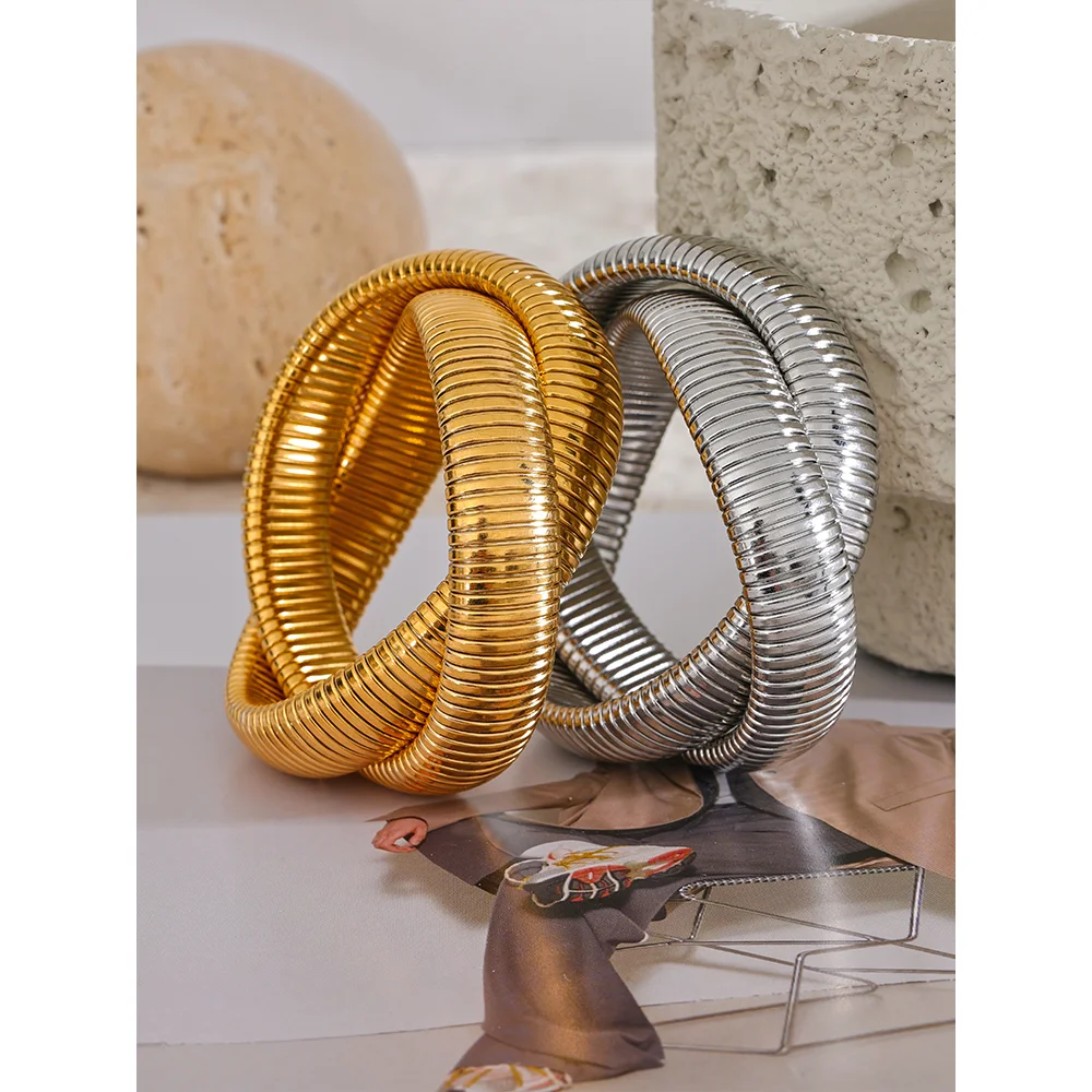 Thumbnail 3 - #7 Compare Gold-Plated Bracelets Before You Buy