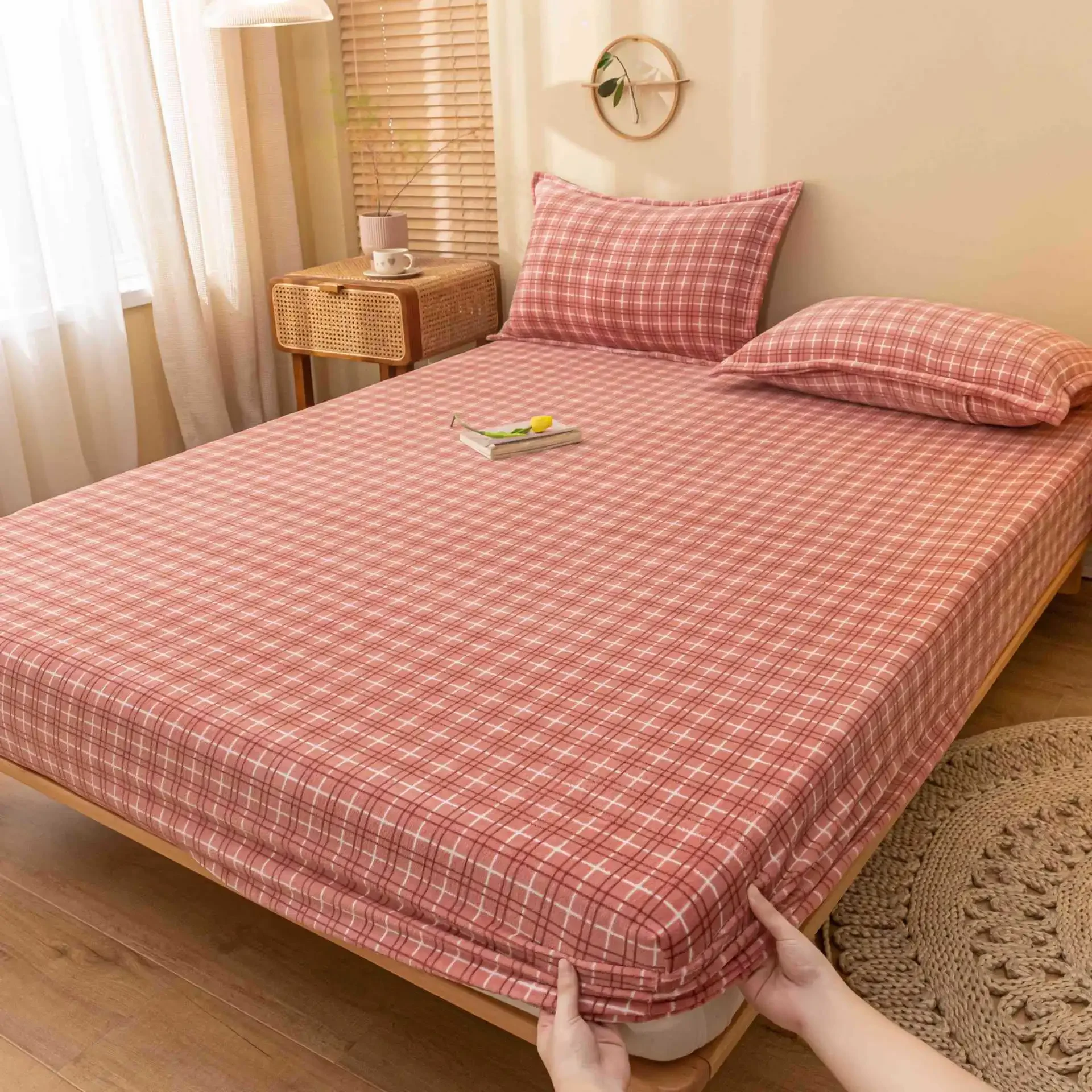 Soft Coral Fleece Mattress Cover Flannel Printed Bed Cover Anti-bacterial Fitted Sheet with Elastic Band Bed Spread Cubre Cama