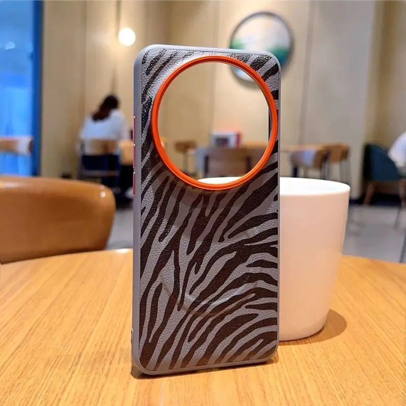 

New magnetic phone case compatible with Xiaomi 15Ultra 14pro Poco F7 Gold Zebra Pattern Protective Case