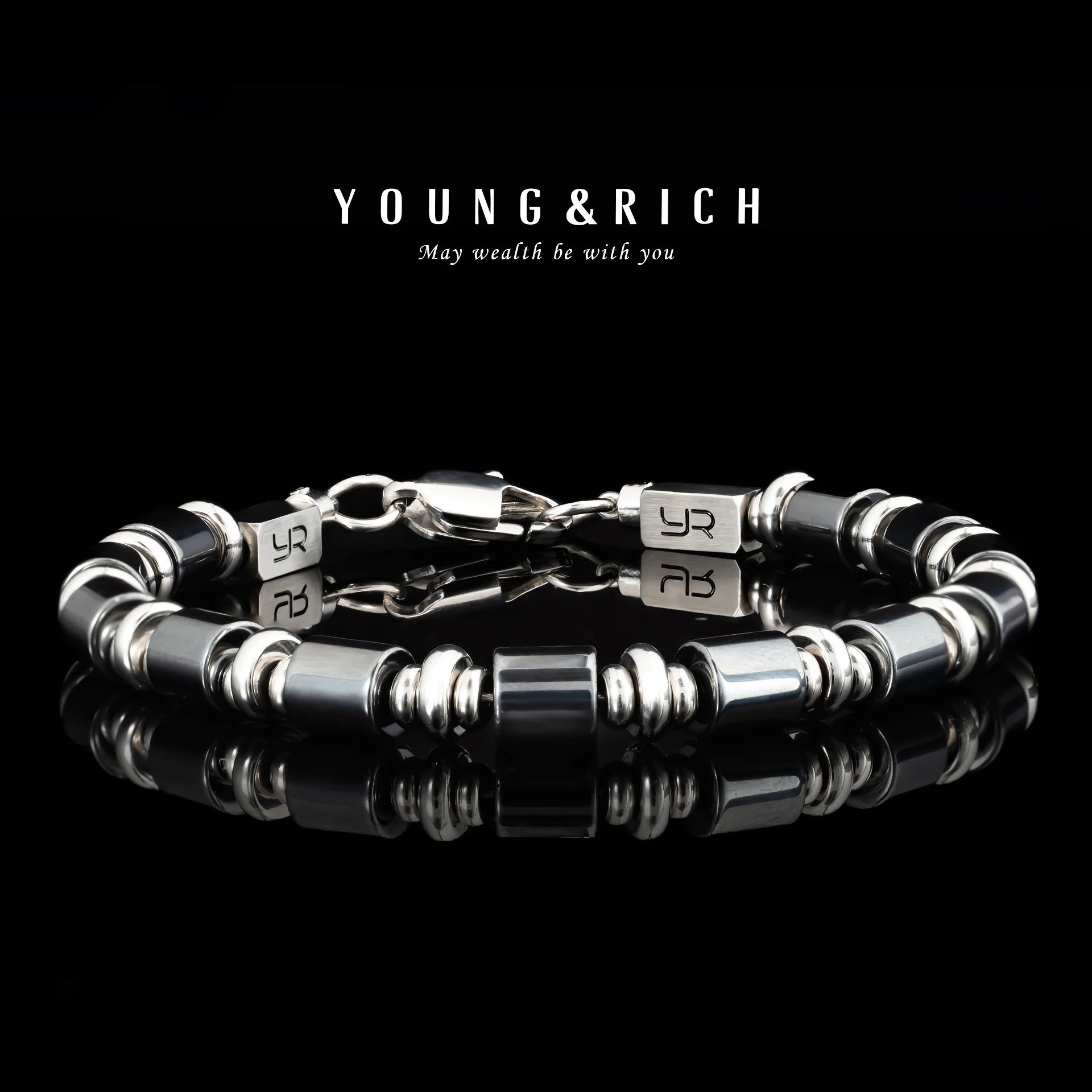 

Men's Hematite Bracelet: Retro Chic, Minimalist Design, Cuban Chain Link, Niche Luxury Accessory.