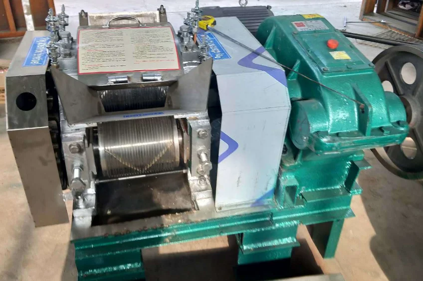 Afbeelding 4: Suikerrietpers, sapcentrifuge, sapmachine