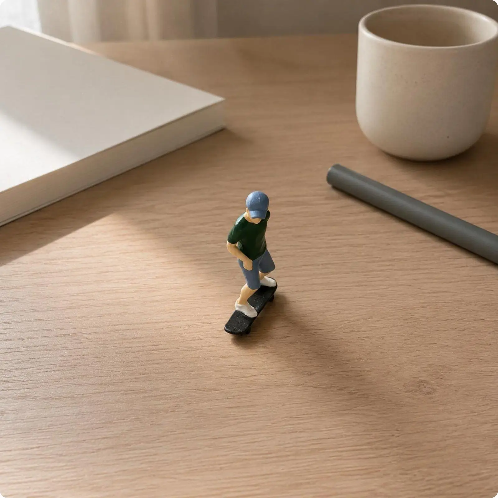 Mini Board-Riding Lad Figurine Realistic Board-Riding Figurine Cute for Shelf