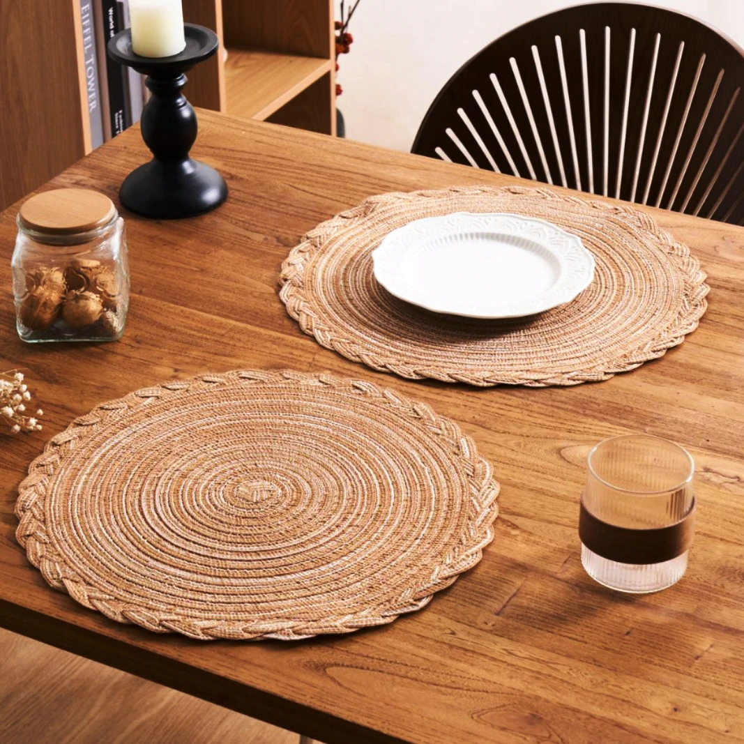

4-Piece Round Placemats 38cm, Cotton Linen Woven Placemats woven non-slip Washable Ironable placemat kitchenware