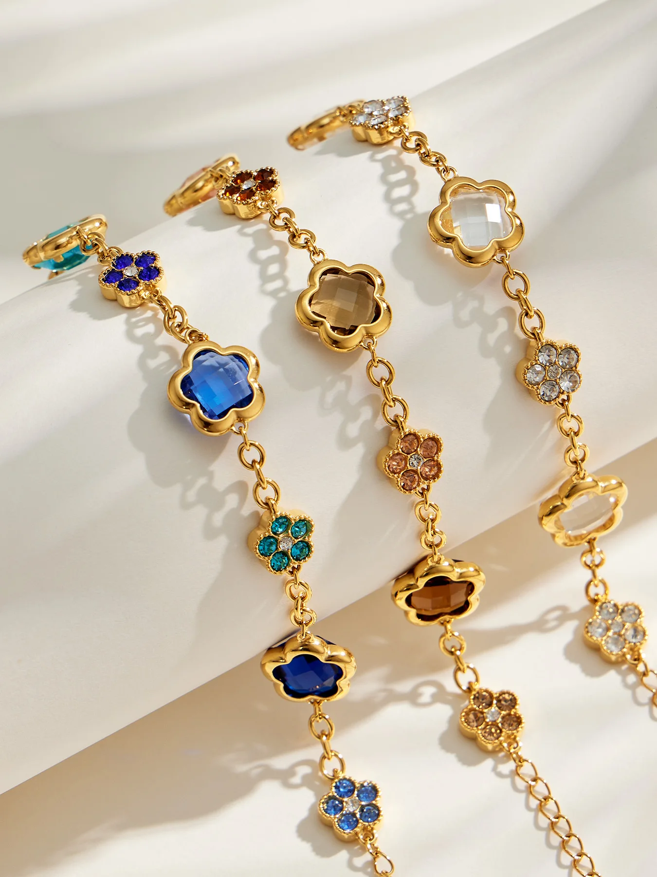 Funkelndes Facettiertes Glasstein-Armband Blumen-Armbänder Edelstahl-Kettenarmband 18k Vergoldete Armbänder für Frauen – Detail 7
