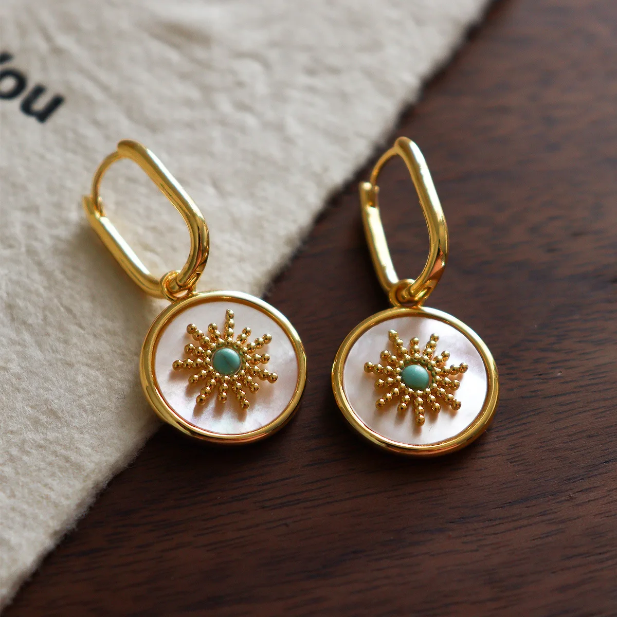 

New Creative Shell Round Pendant Drop Earrings for Women Simple Gold Color Hoop Earrings Girl Party Gift Holiday Jewelry