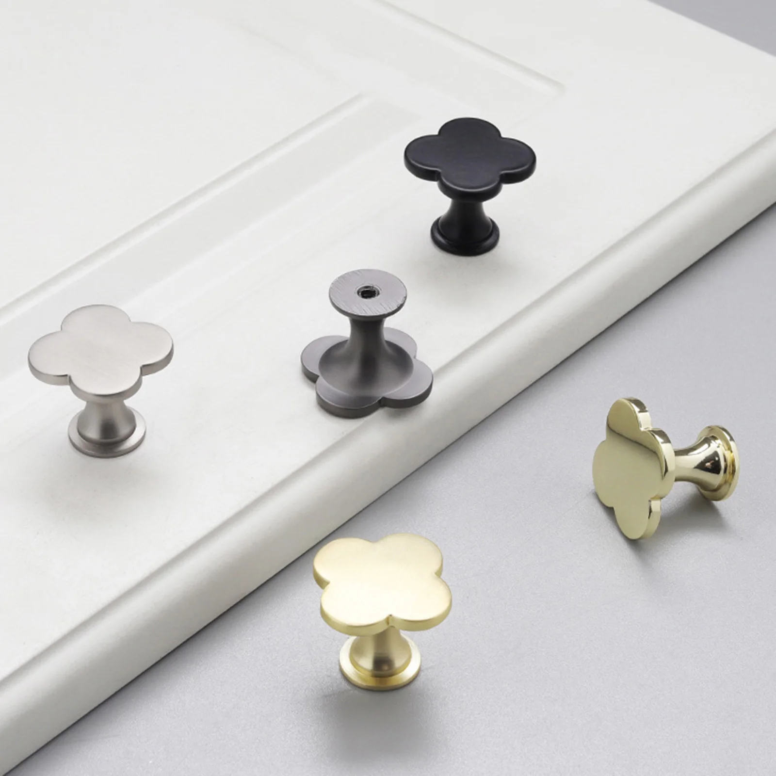 Cabinet Knob Single Hole Zinc Alloy Clover Handle for Kitchen Cupboard Wardrobe Drawer Pulls Modern Home Decor Durable