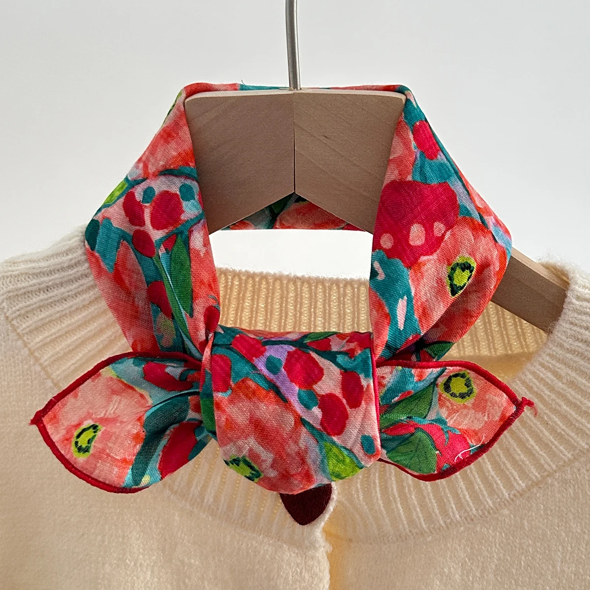 1 Piece of 55X55Cm Multi-Colored Floral Rose Polka Dot Cherry Print Square Scarf, Headband, Versatile Scarf Suitable for Daily Use
