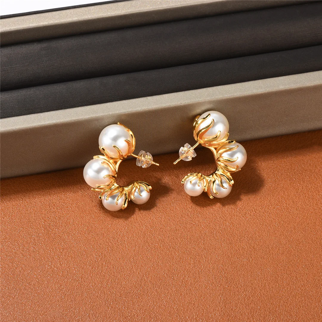 

Europe America Irregular Pearl Gold Earrings Women French Elegance Jewelry Trend