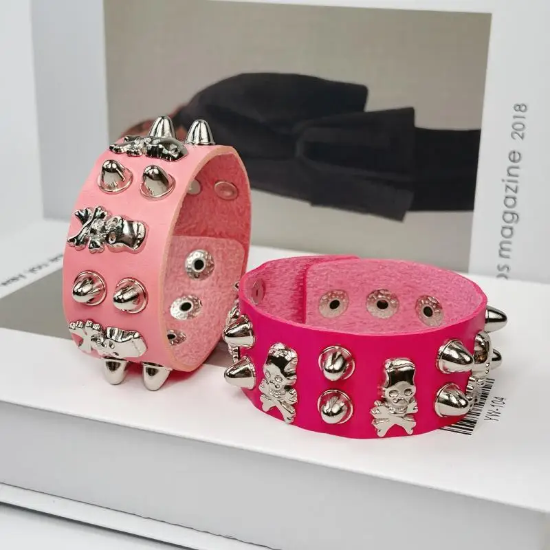1Pcs Punk Gothic Skull Bracelet Chains Metal Spikes Rivet PU Leather Wristband Cuff Bangle Wide Cuff Bracelet Women Men Jewelry