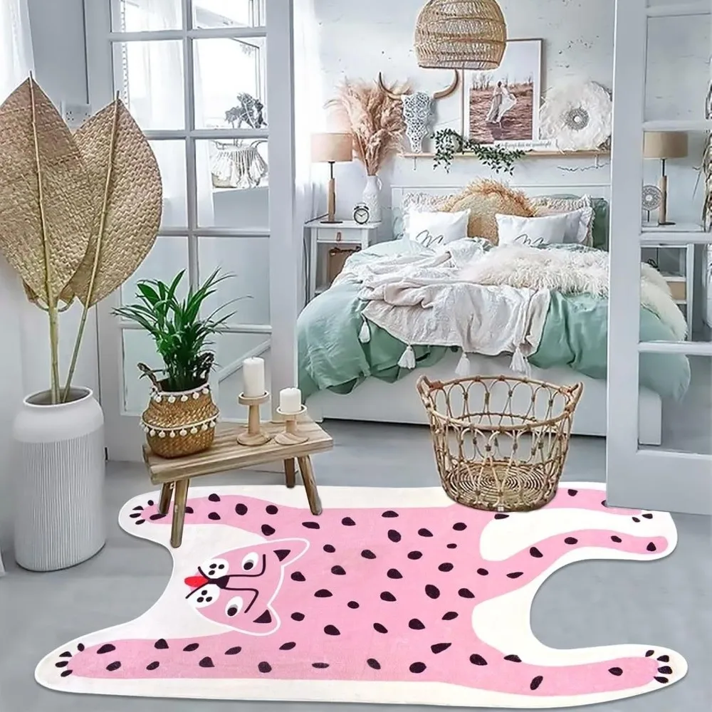 Durable Non-Slip Faux Cashmere Rug Soft Texture Wear Resistant Floor Mat Cartoon Leopard Bath Mat Bedroom Bedside