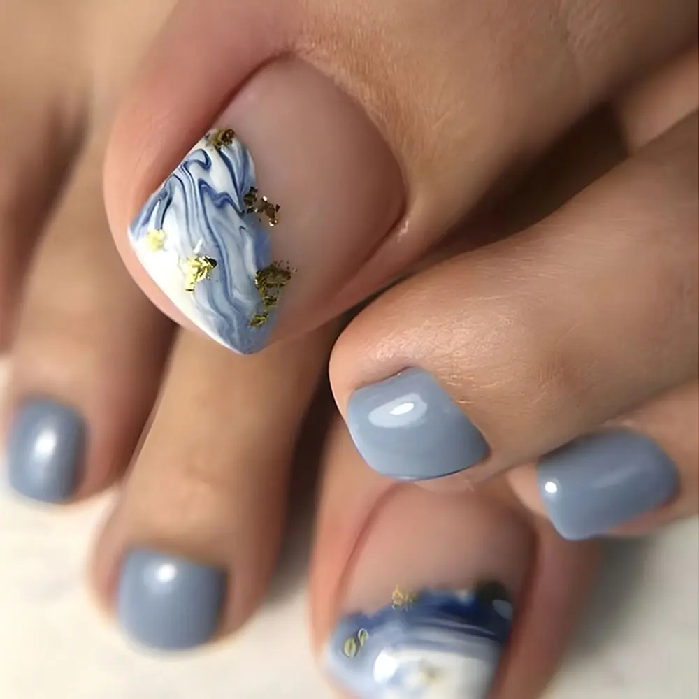 24 Stuks Nep Teennagels Franse Volledige Dekking Zomer Blauw Wit Gradiënt Korte Vierkante Teen Nagels Voet Nagels Tips Voor Vrouwen Meisje