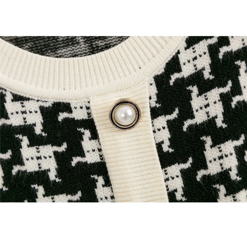 French Elegant Women's O Neck Pullover Knitted Mini Dress Autumn New Fashion Black Jacquard Weave Slim Mini Party Vestido 8855