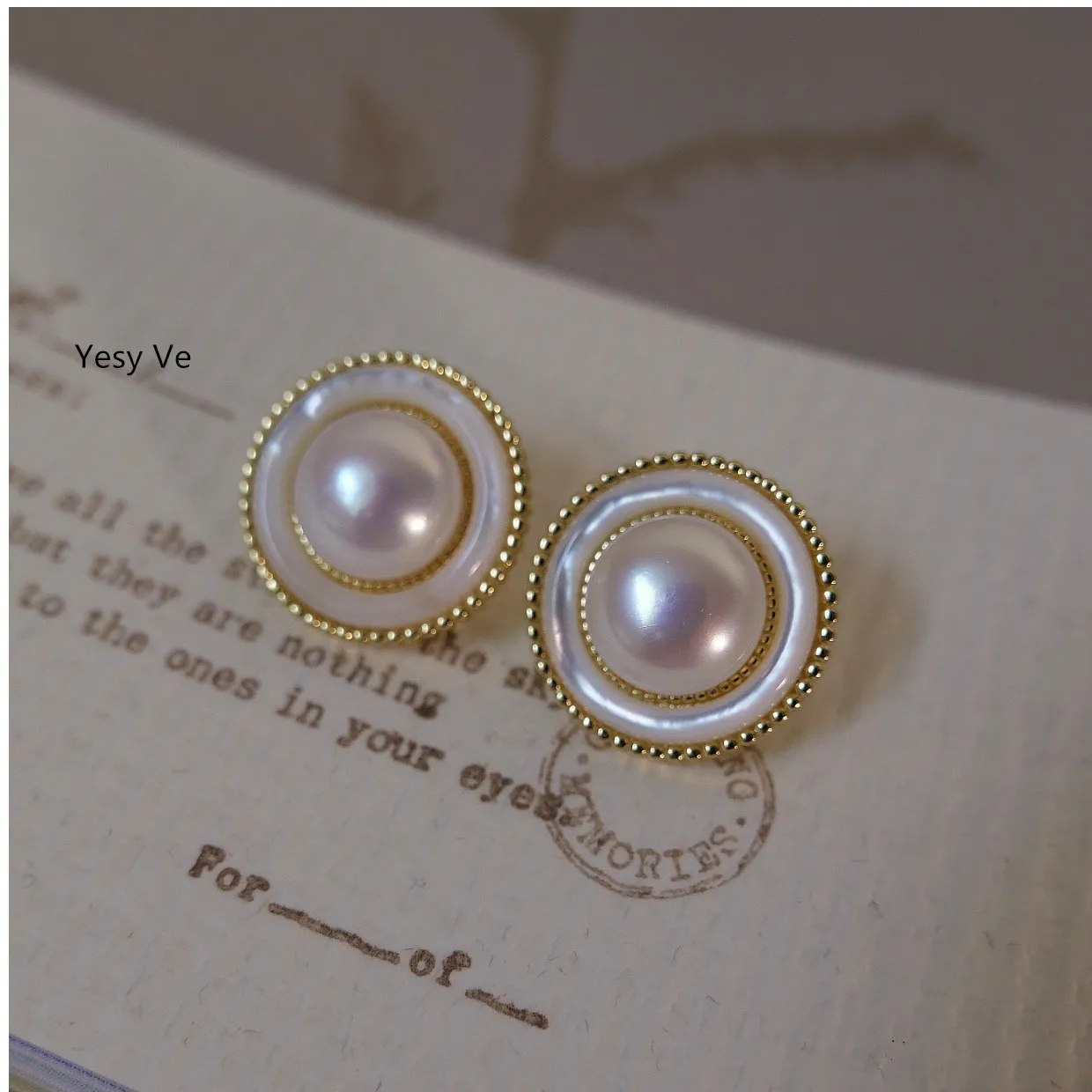 

Yesy Ve Women Vntage Natural White Shell 6 A Pearls 100% 925 Silver Stud Earrings + 14K Gold Pate New Arrival