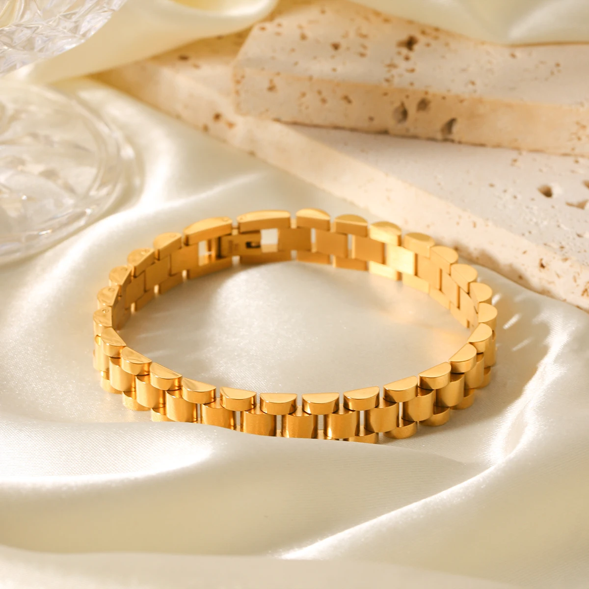 

Huang Chao Light Luxury Stainless Steel Bracelet Women Chain Wristband Bracelet Hip Hop Fashion Jewelry Accessories Holiday Gift