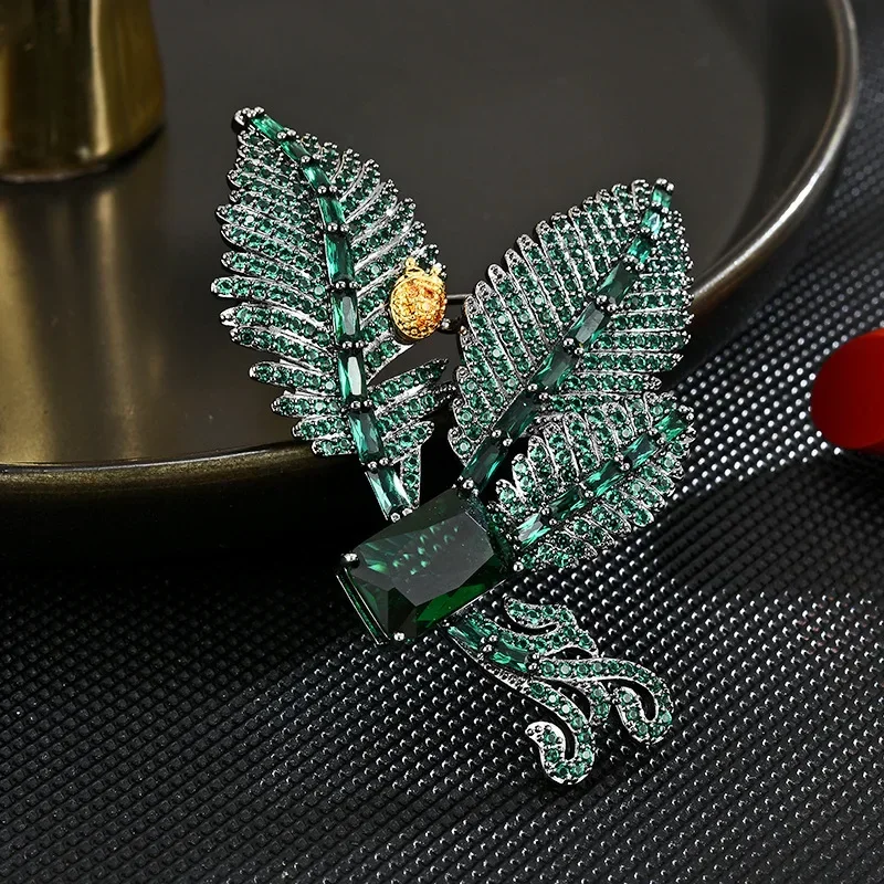 

CHKAWOCI Wizard of Oz Leaf Brooch Upscale Women's Light luxury niche elegant suit coat corsage pin delicate dinner accessories