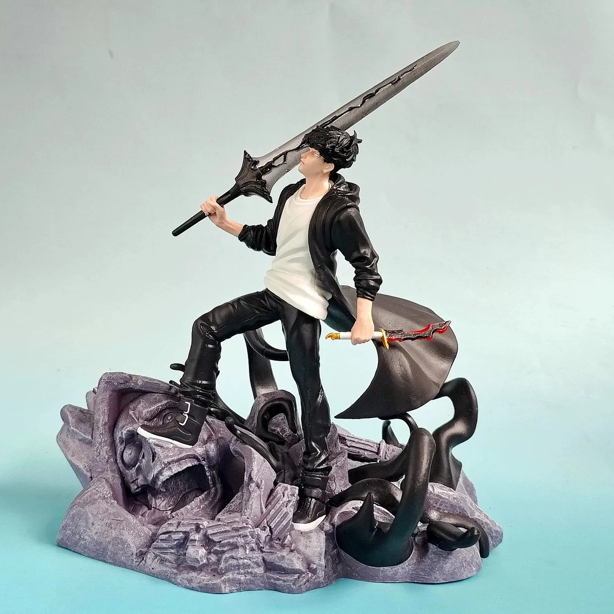 متوفر في المخزون سولو التسوية سونغ جين وو الظل الملك أنيمي الشكل 20 سنتيمتر الظل الملك سونغ جين وو عمل الشكل دمية ألعاب مخصصة هدية