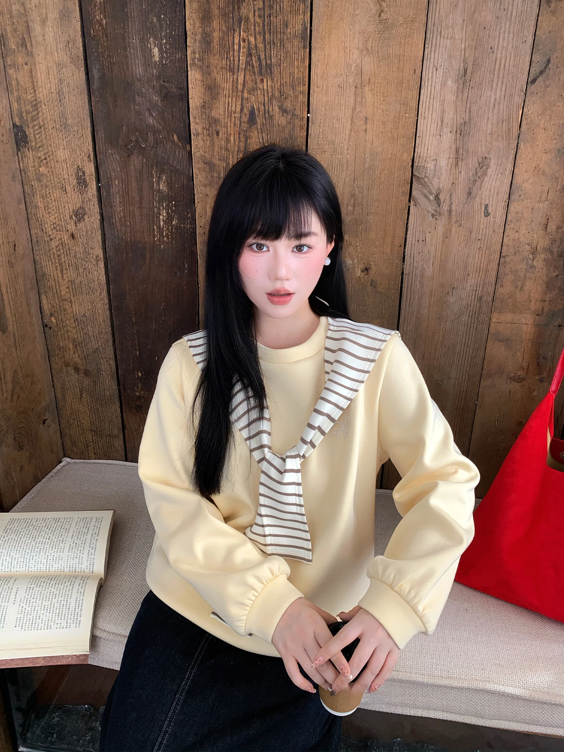 

Свободный полосатый свитшот с открытыми плечами для женщин, осенне-зимний, в корейском стиле, универсальный топ из коллекции Moon Fi Old Dr