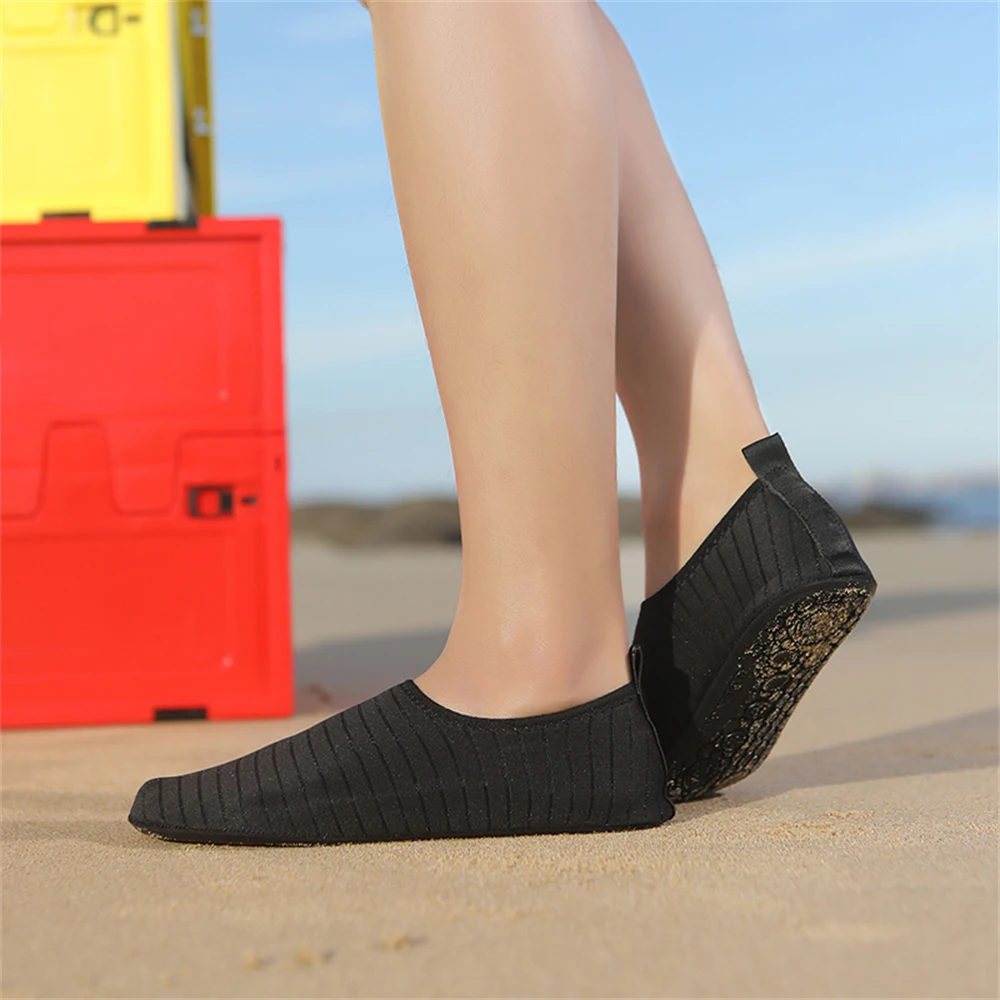 Water Shoes — size and design detail 11