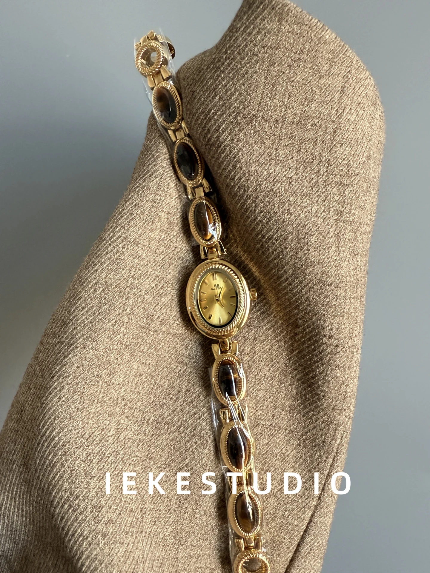 Brown Vintage Luxury Watch Classic Elegant Premium Leather Wristwatch Exquisite Ladies' Quartz Timepiece Gift for Women