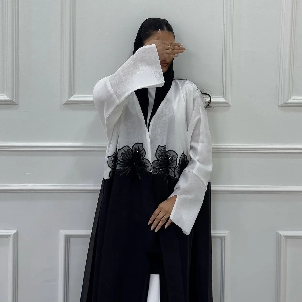 

Modest Muslim Abaya Cardigan Fashion Applique Elegant Robe for Women Dubai Kimono Jalabiya Kebaya Caftan Marocain Femme Dresses