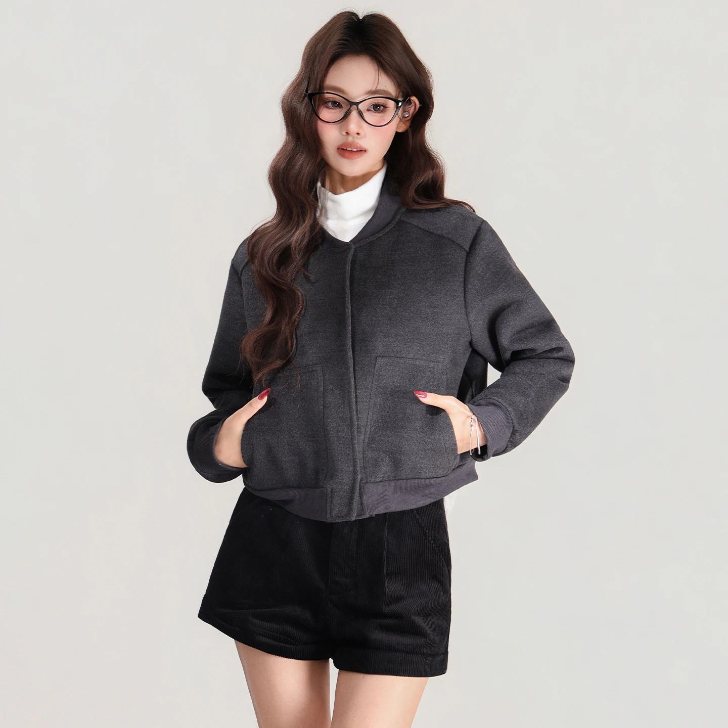 

Short Grey Fashionable Baseball Jacket for Women in Autumn and Winter 2025, With a Niche and Loose Casual Design