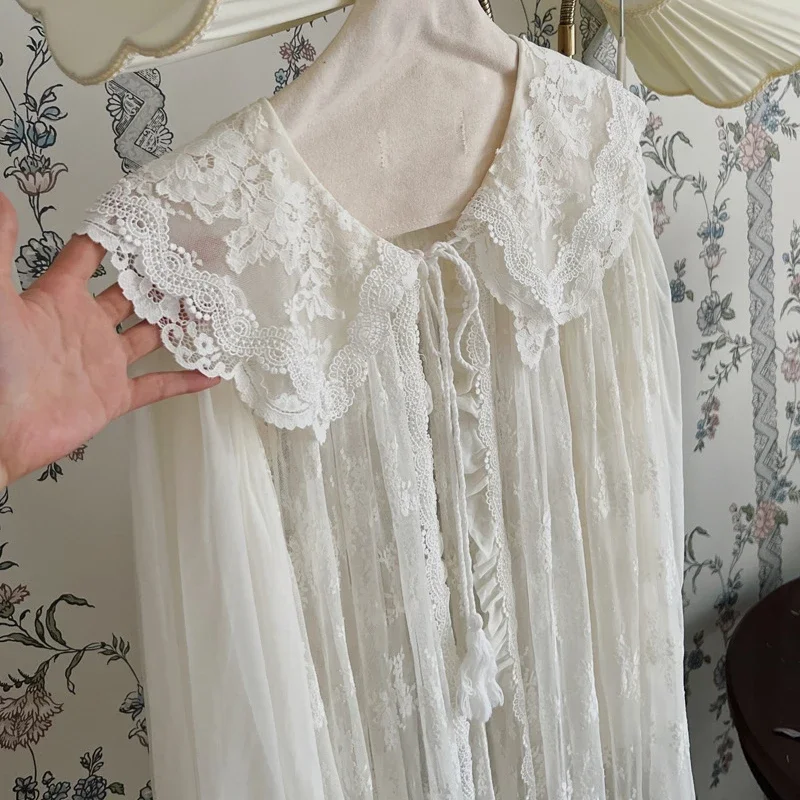 Vintage Victorian Nightgowns Embroidery Lace Robe Night Dress Princess Sleepwear Women Fairy White Mesh Long Peignoir Dress Gown