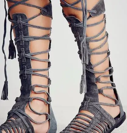 

Beige Gray Brown Suede Cuts Out Fringed Flat Gladiator Sandals Boots Summer Cross Tied Hollow Knee High Sandals Boots Beach Shoe