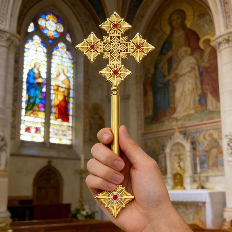 Neues traditionelles vergoldetes orthodoxes Standkreuz mit roten Emaille-Details für die Präsentation am Kirchenaltar und liturgische Feierlichkeiten – Detail 3