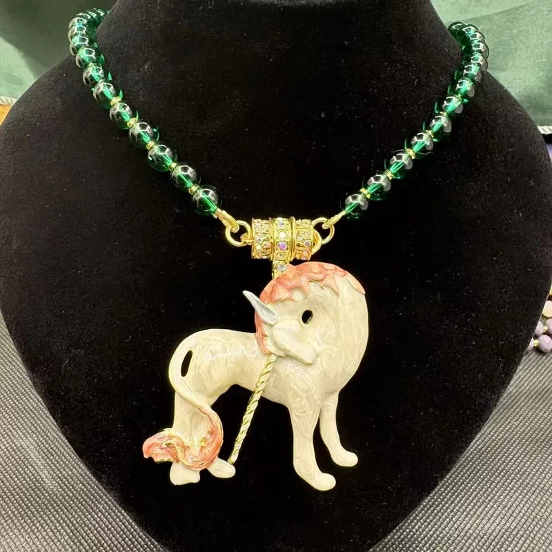 Medieval vintage unicorn necklace fashion light luxury enamel color necklace magnetic attraction KF unicorn medieval necklace