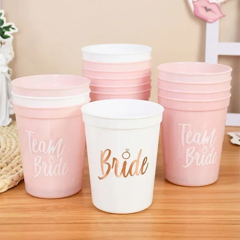 Bachelorette-Becher für die Team Bride – wiederverwendbare 16-Unzen-Brautjungfern-Partydekorationen und Gefälligkeiten für die Braut, Stammgeschenke, Party- und Hochzeitszubehör – Detail 5
