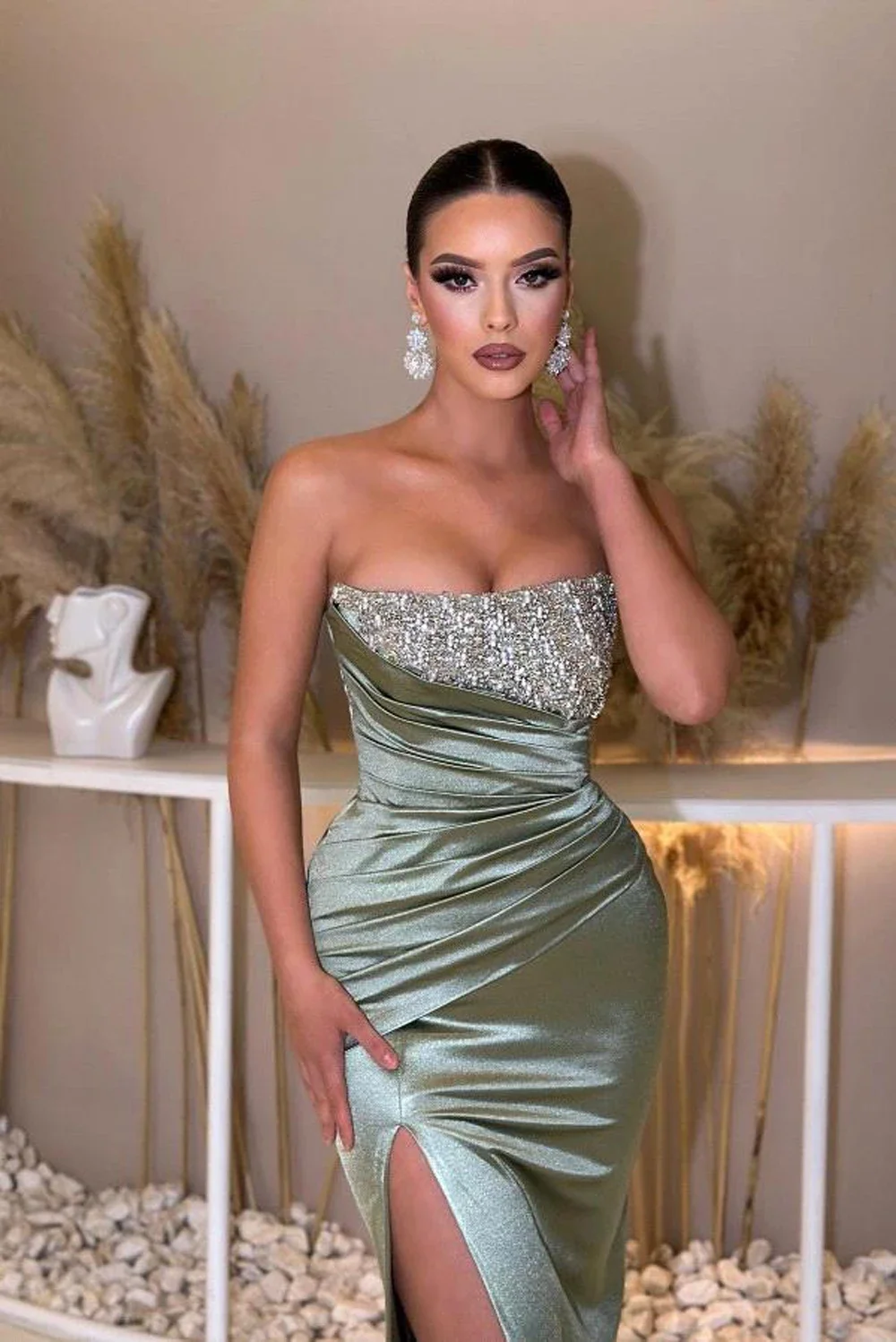 Elegant Women Beaded Evening Party Dresses 2024 Strapless Sleeveless Satin High Split Ruched Wedding Prom Gowns Formal Vestidos