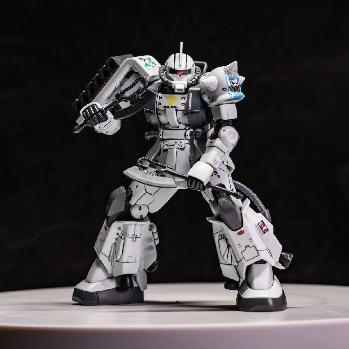 Xingdong 1:144 Hg White Wolf Zaku Modele montażowe Gto Zaku2 Figurka Mech Ms-05 Zaku Statuetka Anime Kolekcja figurek Zabawka dla dzieci