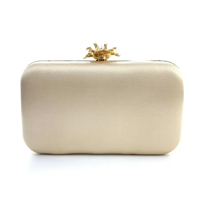 New Silver Glitter Evening Bags for Women Luxury Sequined Flower Pearl Wedding Clutch Formal Party Handbag One Side Plain Purse