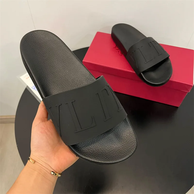 

New Unisex Sandals Metal Rivets Flat Flip Flops Casual Beach Slides Non Slip Thong Slippers For Men Women