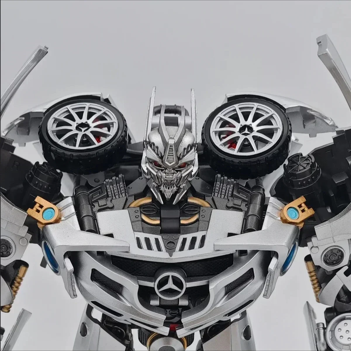 Transformiertes Spielzeug CE03 Soundwave Cybertron Century MP3-Modell Legierungsauto Roboter Zweite Auflage Transformierbare Autobot-Actionfigur