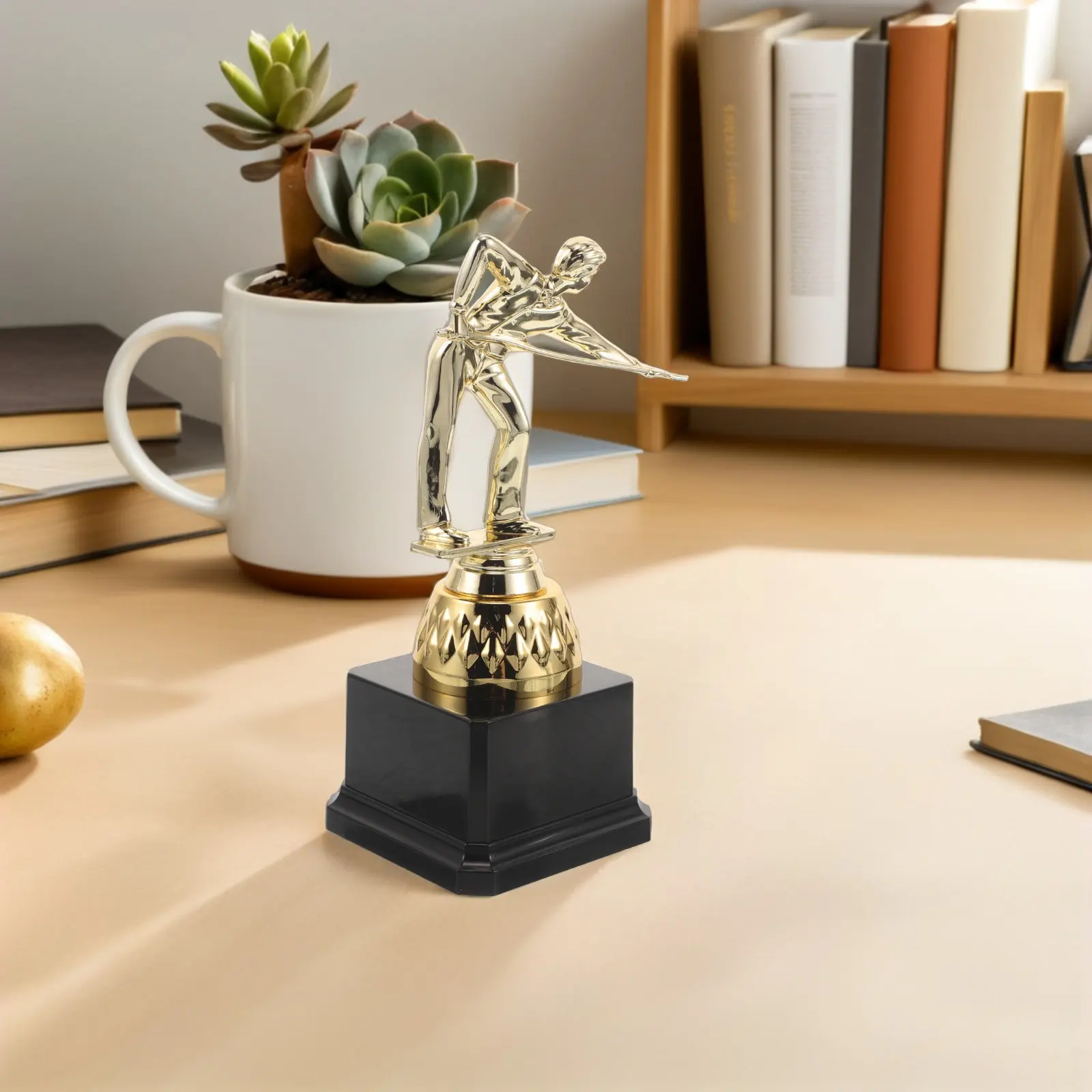 

Профессиональный 10-дюймовый бильярдный кубок с бронзовой отделкой и гравированным основанием для награждения победителей на бильярдных столах