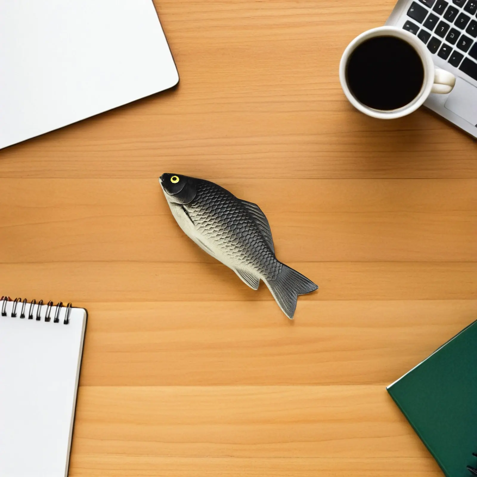 

Набор из 4 реалистичных черных рыбок-имитаций для декора аквариума: легкие, портативные, как живые