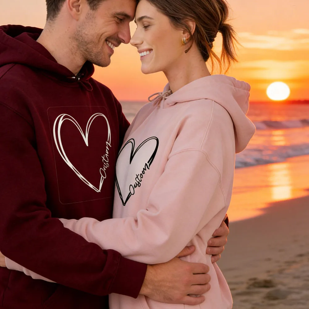 Personalisierter Paar-Kapuzenpullover zum Valentinstag, individueller Name, Herz-Sweatshirt, süßer passender Liebhaber-Pullover, weicher, langlebiger Fleece-Hoodie