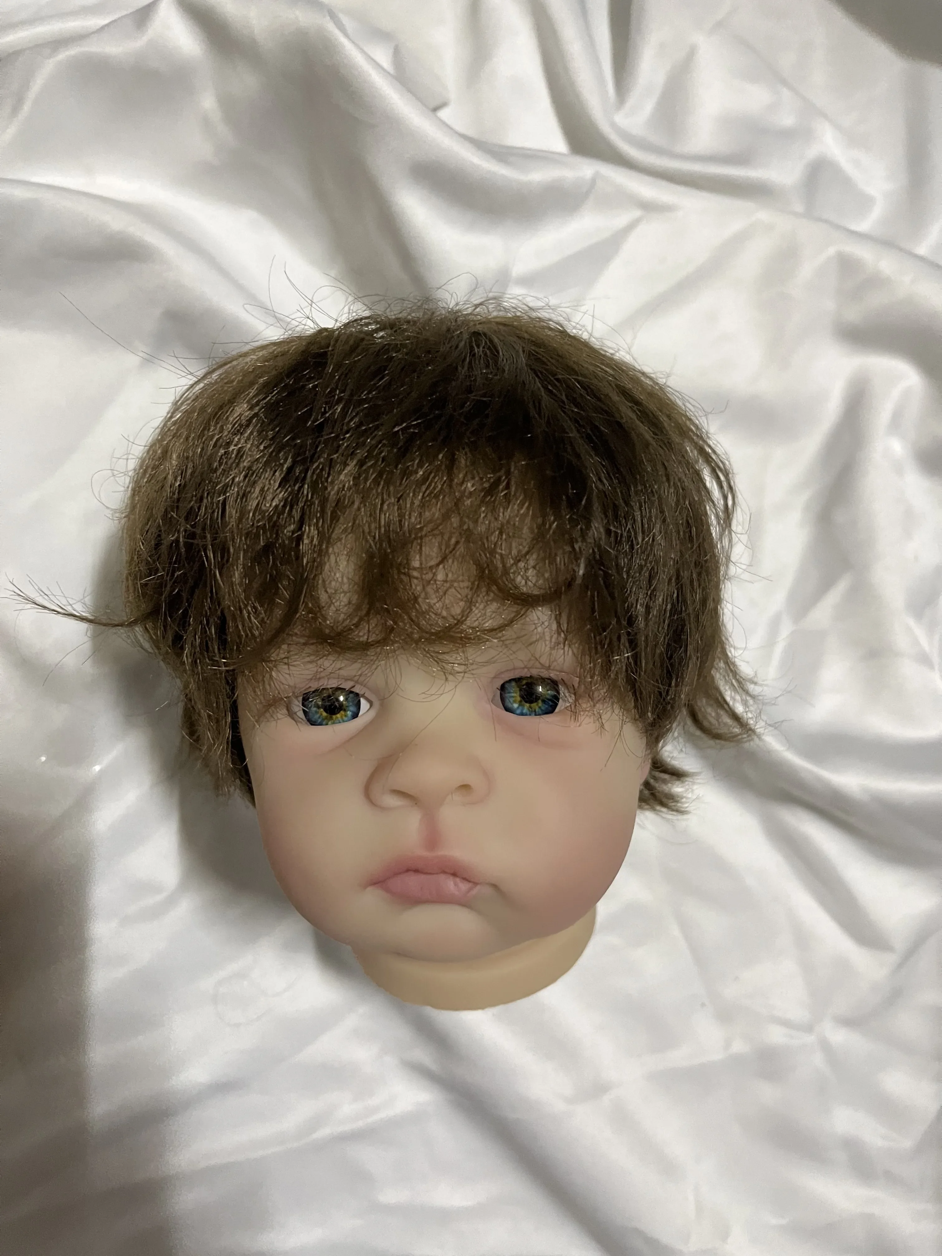 SINO-BB 18 Zoll Reborn Baby Oskar handgewurzeltes braunes Haar, bemaltes DIY-Teil mit Stoffkörper