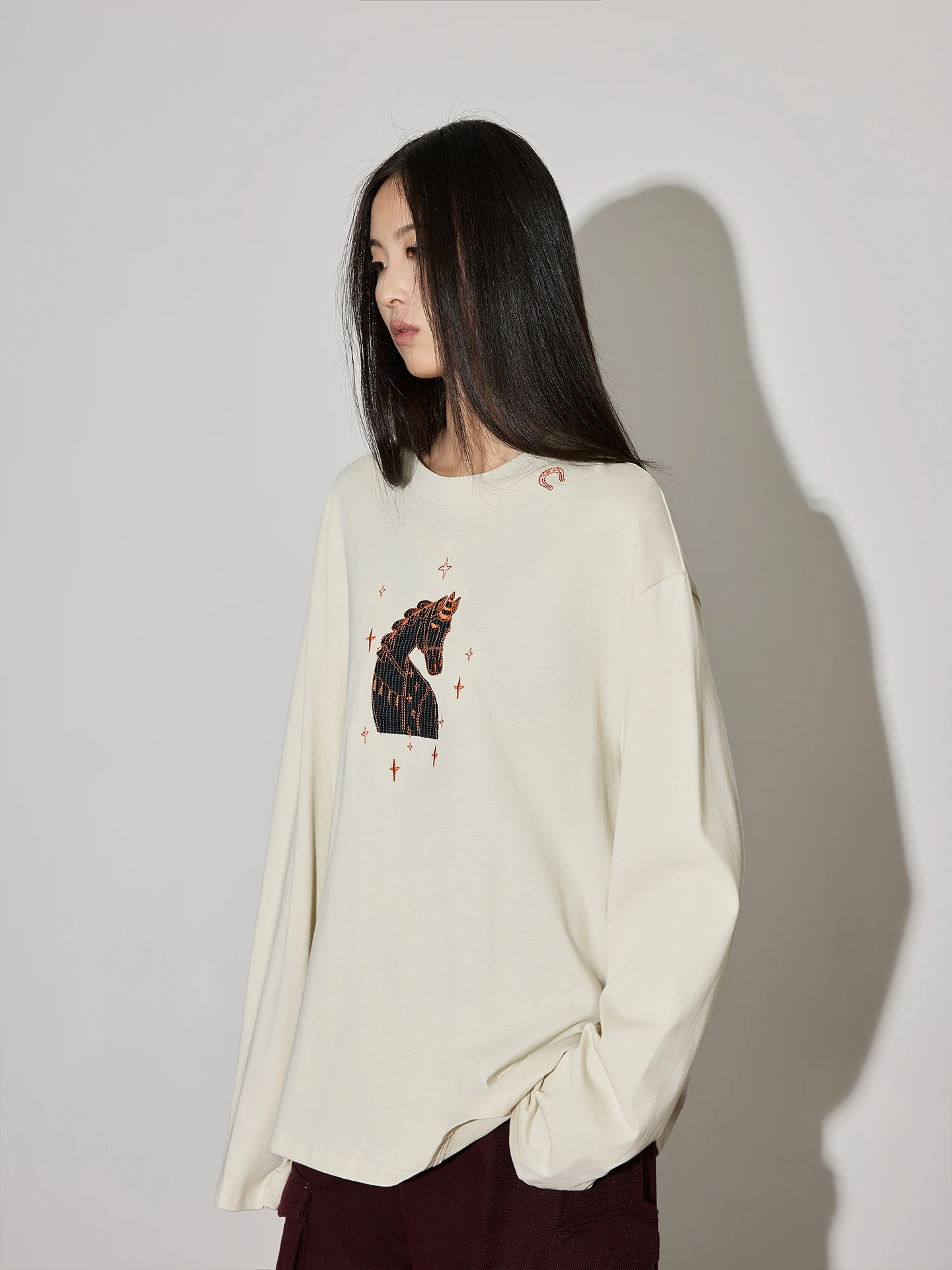 

Женская комфортная футболка из чистого хлопка с круглым вырезом, вышивкой и цветочным узором, свободного кроя, с длинным рукавом, повседневная