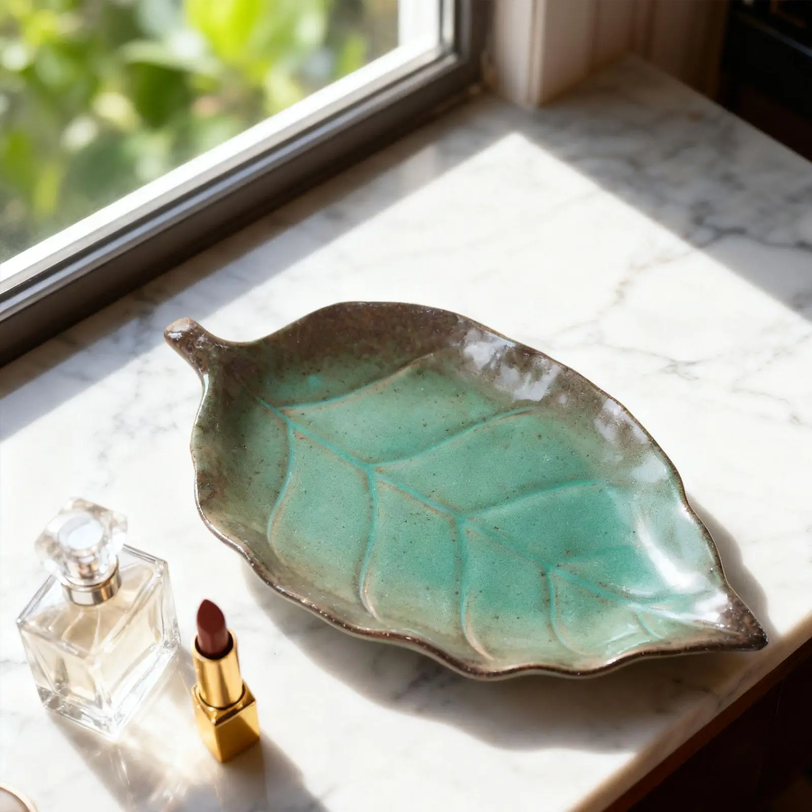 

Decorative Bowl Holder Elegant Displaying Smooth Surface Leaf Jewellery Tray Leaf Shaped Holder for Room