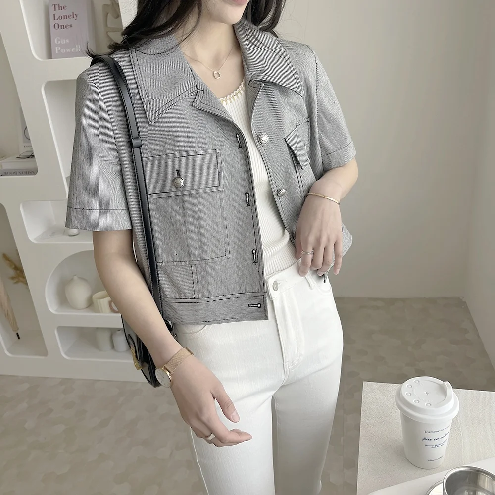 Jaqueta curta trada de aodão 00% com botões, slim fit, para o dia a dia, gola dobrável, moda fena, roupa de verão.