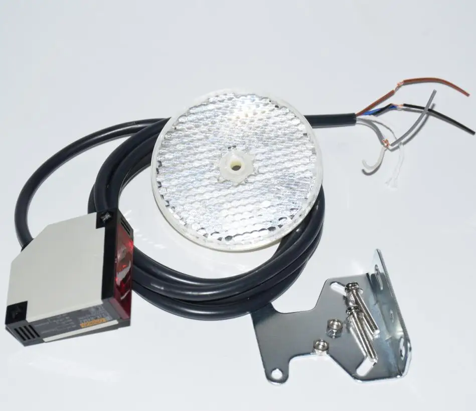 4M E3JK-R4M1 Reflector Photoelectric Sensor Switch With Mirror Photoelectric Sensor For Garage Doors Access Control Signal