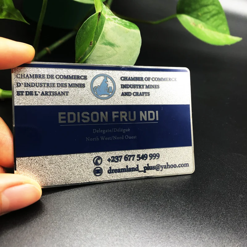 

100 шт. индивидуальные дешевые размер кредитной карты лазерная гравировка металлические визитные карточки печать с собственным дизайном