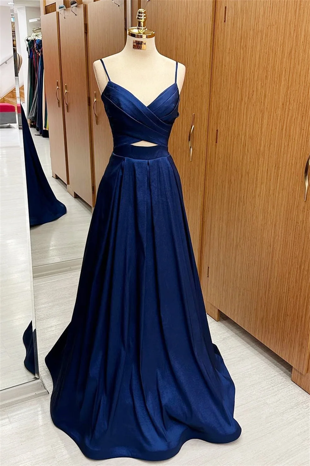 Amanda Navy Blue V-neck Prom Gown Elegant Sleeveless Spaghetti Strap Evening Formal Floor-Length Party Dress for Women 2024