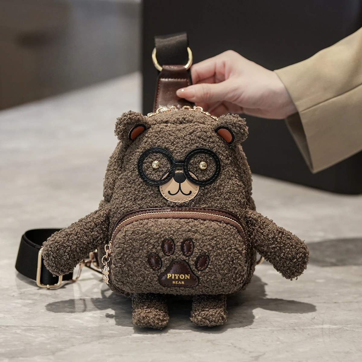 

​2025 Women's Plush Teddy Bear Crossbody Bag Winter Faux Chest Purse Adjustable Strap Boho Chic Mini Shoulder Bag Eco-Friendly​
