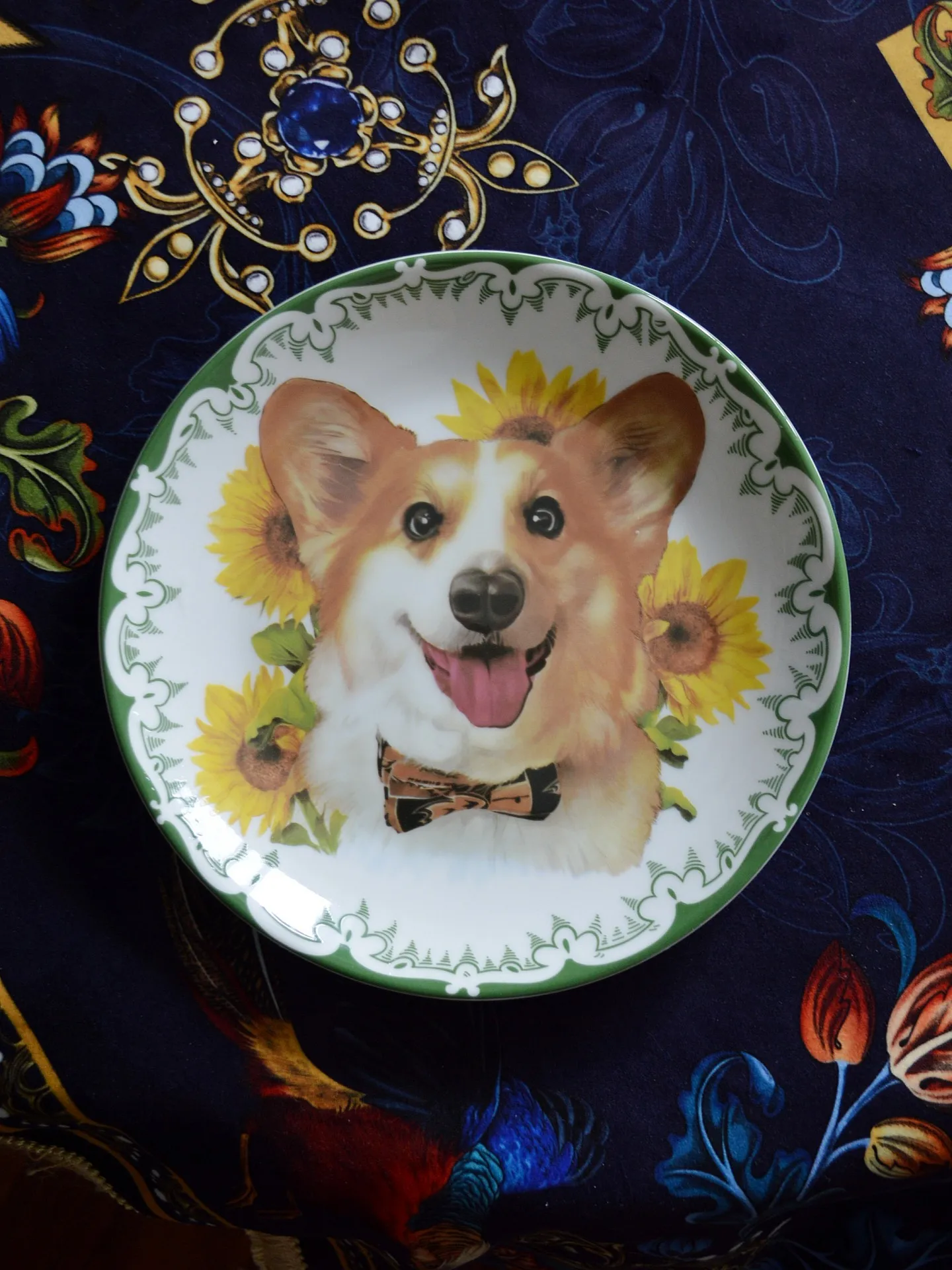 Cerc Dinnerware Dog…